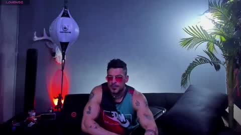 Snapshot of dennis_cox_ chatting on January 18, 7:34 am dennis_cox_ online show from January 18, 7:34 am