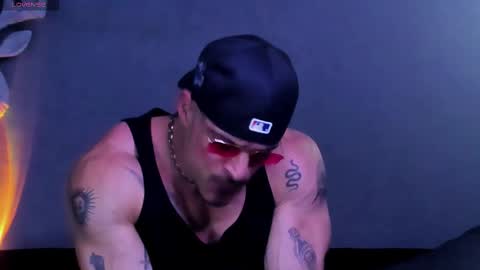 Snapshot of dennis_cox_ chatting on February 4, 6:19 am dennis_cox_ online show from February 4, 6:19 am