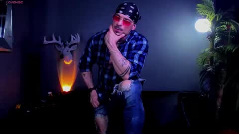 Snapshot of dennis_cox_ chatting on February 6, 9:12 am dennis_cox_ online show from February 6, 9:12 am