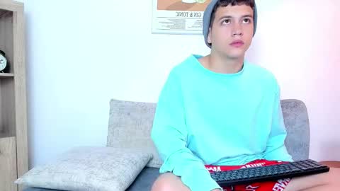 Snapshot of dennis_hills chatting on March 23, 12:09 pm Dennis online show from March 23, 12:09 pm