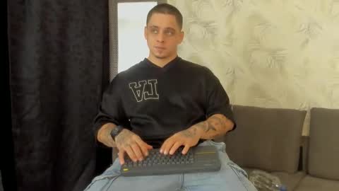 Snapshot of dennis_munera chatting on January 12, 12:23 pm dennis munera online show from January 12, 12:23 pm