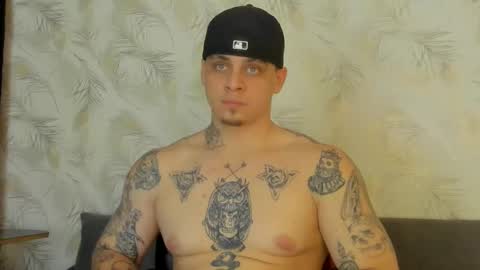 Snapshot of dennis_munera chatting on January 24, 12:52 pm dennis munera online show from January 24, 12:52 pm