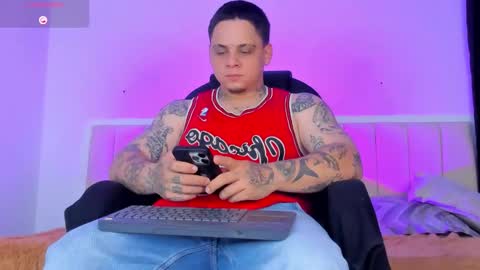 dennis munera online show from September 22, 11:01 am