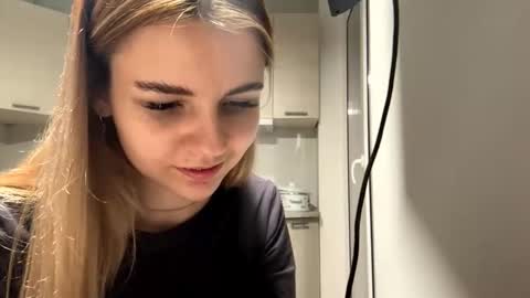 Snapshot of denniskibler chatting on September 27, 5:07 pm Denni online show from September 27, 5:07 pm