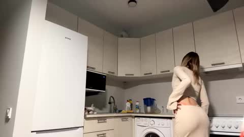 Snapshot of denniskibler chatting on October 11, 3:32 pm Denni online show from October 11, 3:32 pm