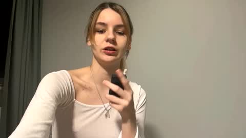 Denni online show from December 3, 6:39 pm