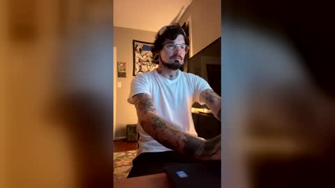 dennisman4151 online show from May 18, 5:35 am