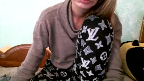 DennisXCarol online show from October 19, 7:42 am