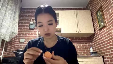 Emma online show from November 4, 12:59 pm