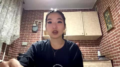 Emma online show from November 5, 12:38 pm