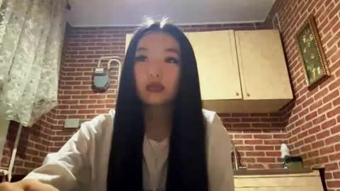 Emma online show from November 14, 1:21 pm