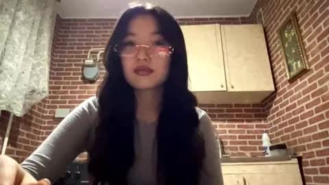 Emma online show from November 23, 1:00 pm