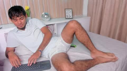 Snapshot of dereck_g chatting on April 17, 4:48 am dereck_g online show from April 17, 4:48 am