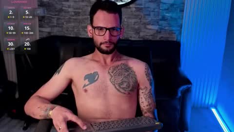 Snapshot of dereck_olsen chatting on March 27, 8:30 pm derec online show from March 27, 8:30 pm