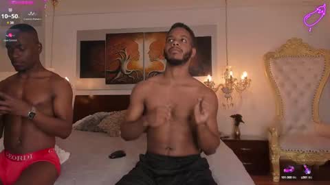 Snapshot of dereckandjake chatting on December 17, 12:00 pm Dereck and Jake online show from December 17, 12:00 pm