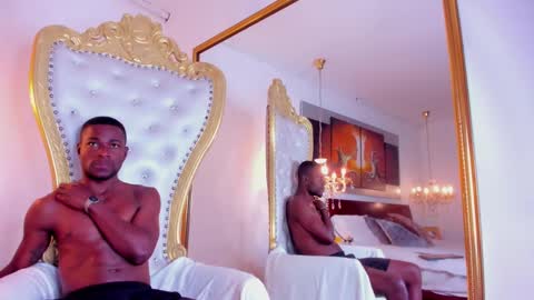 Snapshot of dereckandjake chatting on February 22, 11:46 am Dereck and Jake online show from February 22, 11:46 am