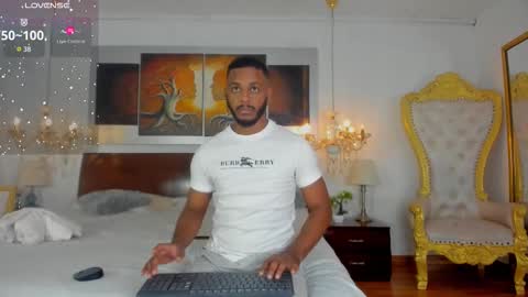 Snapshot of dereckandjake chatting on October 20, 11:54 am Dereck and Jake online show from October 20, 11:54 am