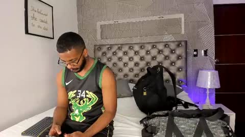 Snapshot of dereckandjake chatting on July 11, 12:19 pm Dereck and Jake online show from July 11, 12:19 pm
