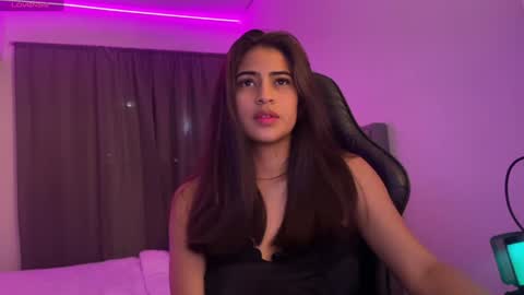 Snapshot of dereckbrownn chatting on February 8, 5:18 pm Dereck online show from February 8, 5:18 pm