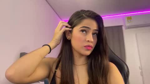 Snapshot of dereckbrownn chatting on February 11, 9:03 pm Dereck online show from February 11, 9:03 pm