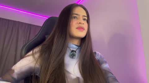 Snapshot of dereckbrownn chatting on October 27, 7:51 pm Dereck online show from October 27, 7:51 pm