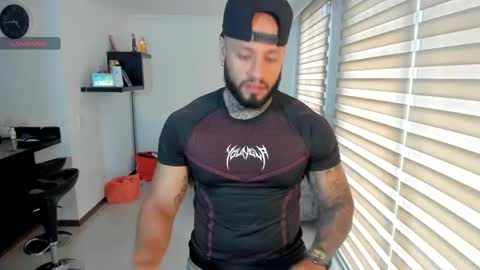 Snapshot of dereckgreen chatting on April 16, 9:39 pm dereckgreen online show from April 16, 9:39 pm