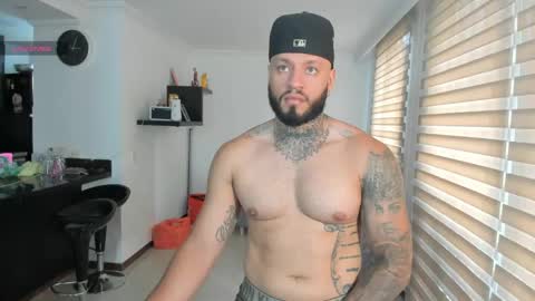 Snapshot of dereckgreen chatting on April 18, 7:58 pm dereckgreen online show from April 18, 7:58 pm