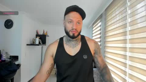 Snapshot of dereckgreen chatting on April 28, 7:08 pm dereckgreen online show from April 28, 7:08 pm