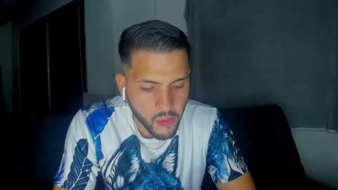 dereckhardd online show from May 10, 12:16 am