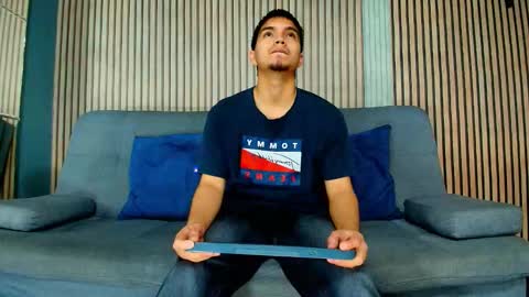 Derek online show from February 9, 12:53 pm