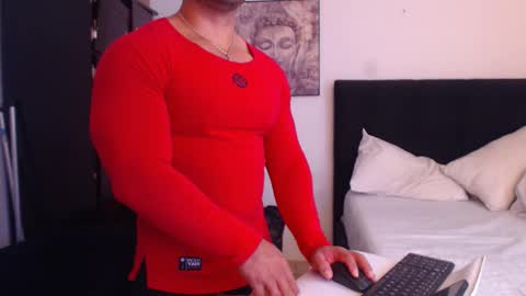 Derek online show from December 21, 2:02 pm