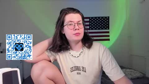 Derek online show from December 16, 11:59 am