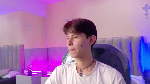 derek_sinn online show from May 9, 8:14 pm