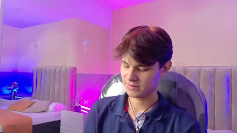 derek_sinn online show from May 15, 7:54 pm