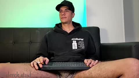 Derek independent model  online show from December 19, 2:40 am