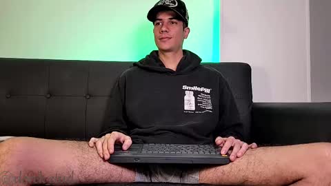 Derek independent model  online show from December 23, 5:49 am