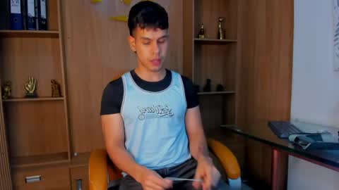 derek_voss online show from May 3, 1:55 am