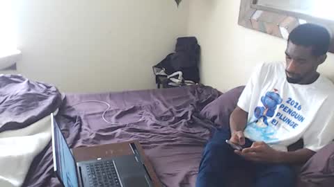 Snapshot of derekthetruth2 chatting on March 9, 4:11 pm derekthetruth2 online show from March 9, 4:11 pm