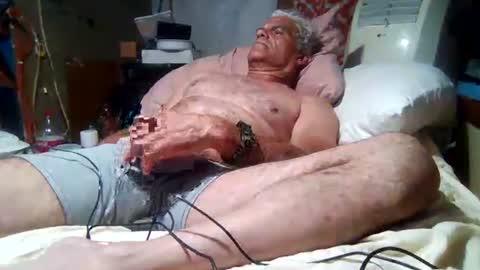 derick1961 online show from May 22, 8:21 am