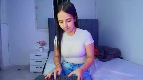 derly_cuervo703031 online show from December 16, 7:19 pm