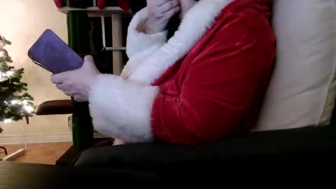 Snapshot of deroseblack chatting on December 15, 3:45 am deroseblack online show from December 15, 3:45 am