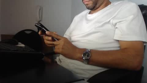     online show from December 7, 12:02 pm