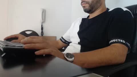     online show from December 10, 6:17 pm