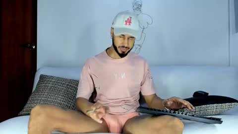 Snapshot of derrymaster chatting on January 10, 1:51 am JhimyMaster online show from January 10, 1:51 am