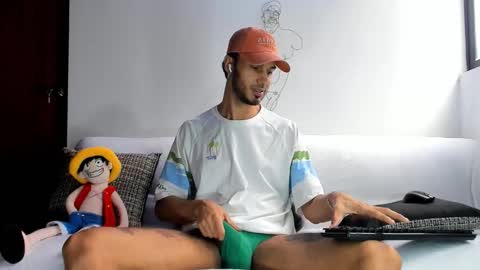 Snapshot of derrymaster chatting on February 3, 4:56 pm JhimyMaster online show from February 3, 4:56 pm