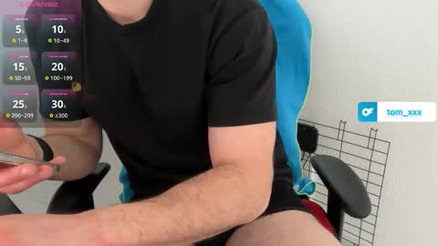 Snapshot of dertom_xxx chatting on March 23, 4:00 pm Tom online show from March 23, 4:00 pm