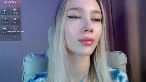 Snapshot of des_ch chatting on November 7, 5:13 pm Ari online show from November 7, 5:13 pm