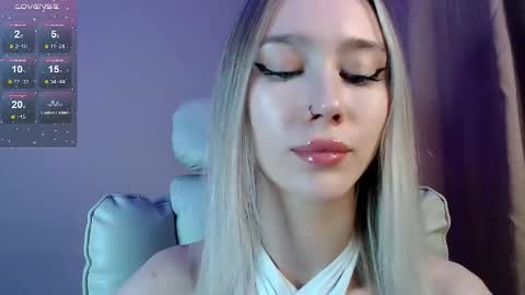 Snapshot of des_ch chatting on November 20, 5:34 pm Ari online show from November 20, 5:34 pm