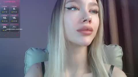 Snapshot of des_ch chatting on December 17, 5:19 pm Ari online show from December 17, 5:19 pm