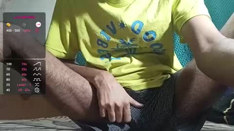 Snapshot of desi_boy799417 chatting on February 9, 6:33 am desi_boy799417 online show from February 9, 6:33 am